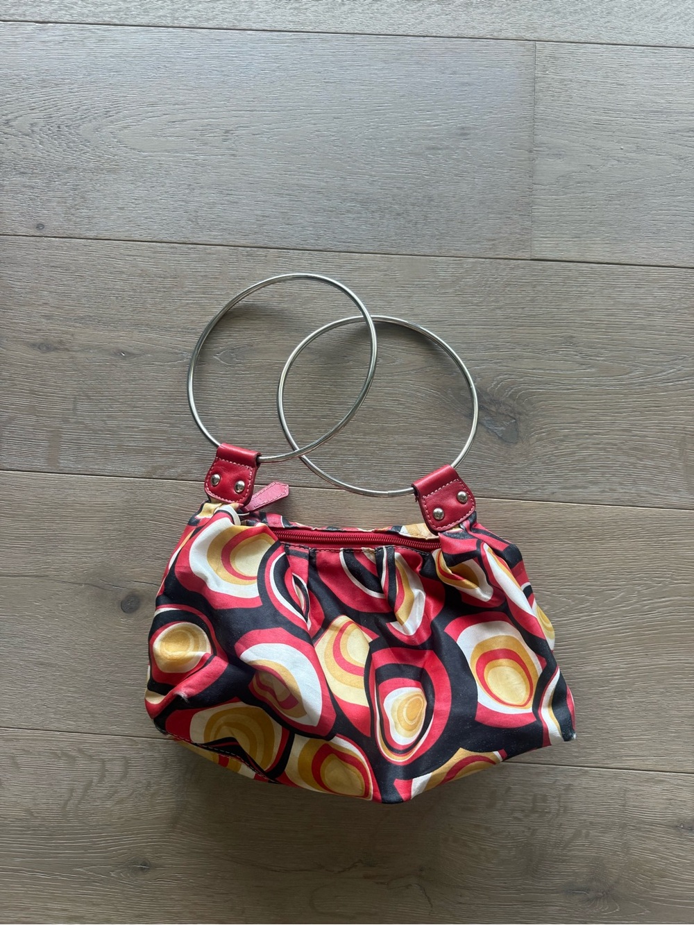 Stylish Y2K Red Geometric Patterned Ring-Handle Handbag